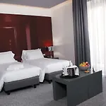 Hotell Leopardi 4*