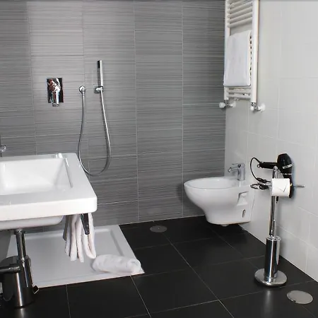 Hotel Leopardi 4*