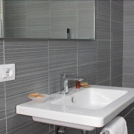Hotel Leopardi 4*