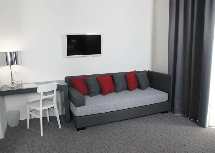 Отель Leopardi 4*